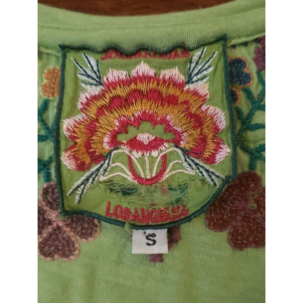 Johnny Was Cold Shoulder Embroidered V-Neck Top Size Small Light Green Boho - Picture 2 of 7